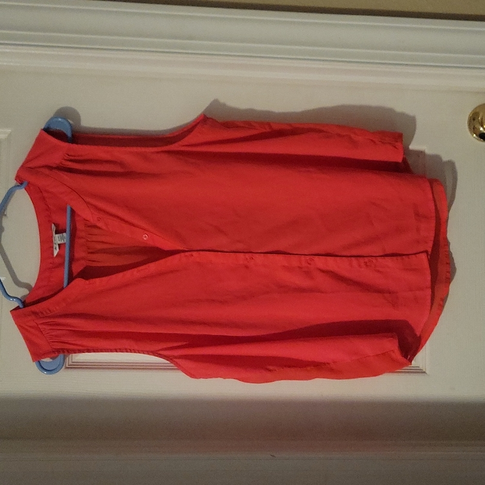 Sleeveless American Eagle sheer button up Top